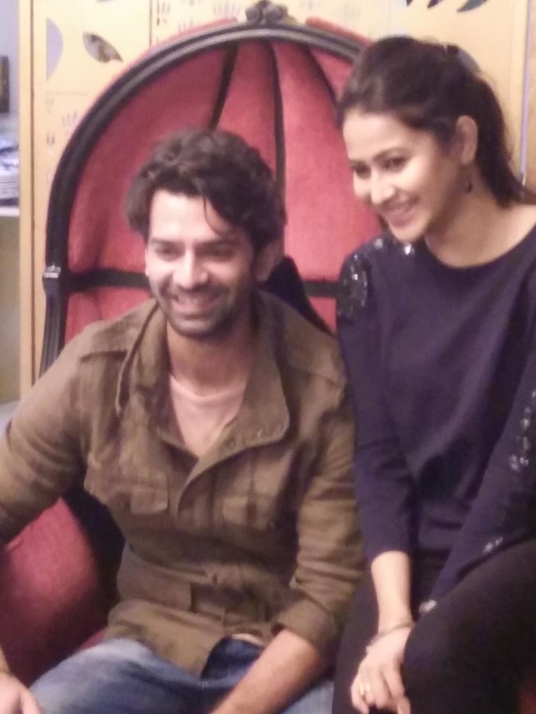 rangiteesta's tweet photo. #BarunSobti &amp; #PanchiBora looking fab as lead pair of #22yards https://t.co/DSTEyHeqns