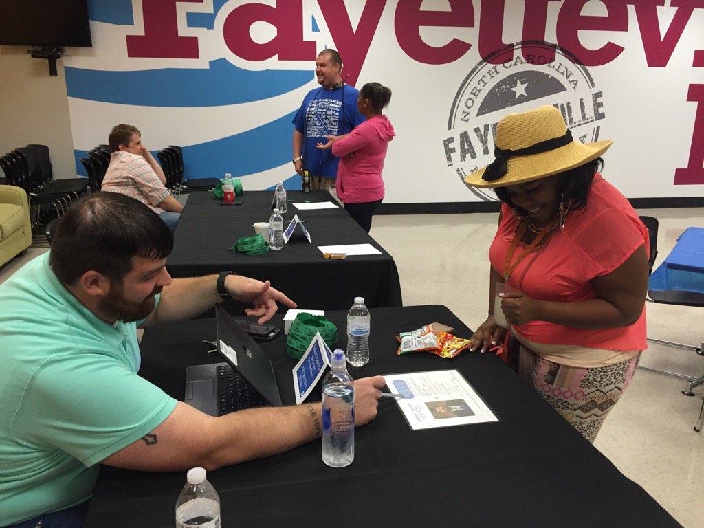 Laura Smith tweet media