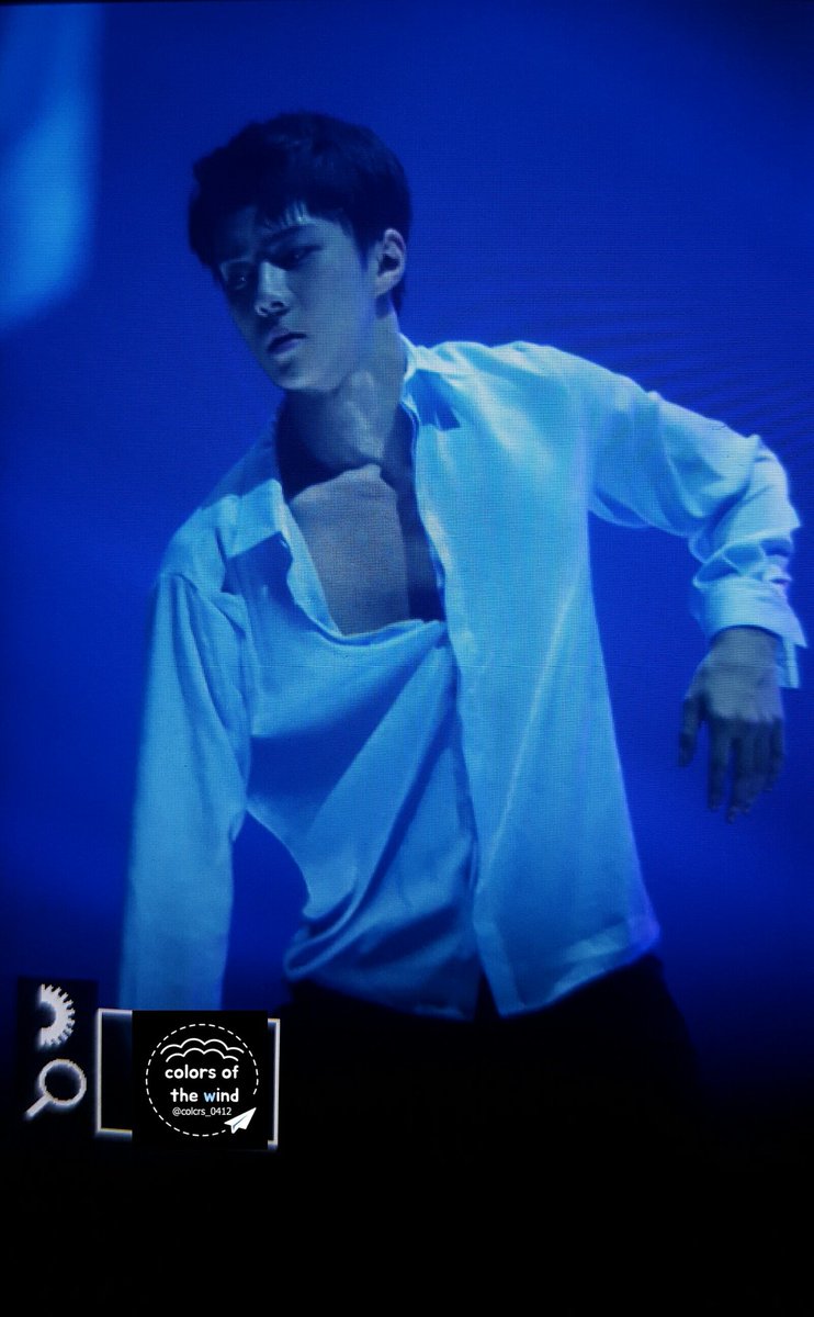 Colors_0412's tweet photo. 160722 EXO'rDIUM 세훈이...진짜멋있구 멋있지.. #세훈 #SEHUN https://t.co/tKYK0epJcg
