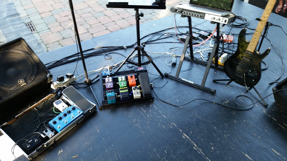 zenpoolzone's tweet photo. Last friday 07/15 night set up! First gig of my new tour #electric #guitar #technoprog #abletonlive #akai https://t.co/A2fbAFOwpf