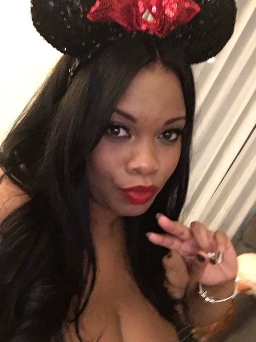 Last night Mickey Mouse ❤️💋💃🏽 lady in red @BBWCON https://t.co/skLSqrqapY<a class="tags" href="/tag/bbwcon">@bbwcon</a><a href="/tag/throwback"class="tags"><span>#throwback</span></a><a href="/tag/bbw"class="tags"><span>#bbw</span></a><a href="/tag/og"class="tags"><span>#og</span></a><a href="/tag/blondebombshell"class="tags"><span>#blondebombshell</span></a><a href="/tag/sexiest"class="tags"><span>#sexiest</span></a>