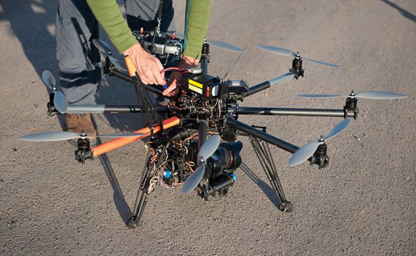 Lockton's tweet photo. It's a bird, it's a plane, it's a ... #drone! And they're becoming available for businesses: https://t.co/SzLcVn1gDF https://t.co/g7nFRd9h74