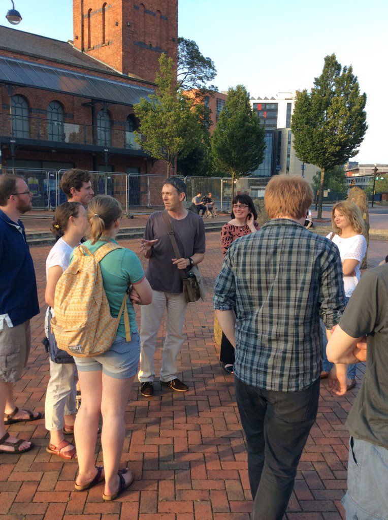 On the @NewHistoryLab pub crawl around #Leicester with @leicsoralhist. Lots of great stuff on EMOHA website