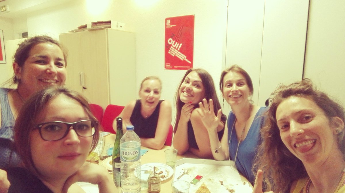 BonnefontFlo's tweet photo. Soirée anniversaire 25 ans d'ancienneté Valérie Roux! Bon anniversaire à toi sophie,audrey,antonia,cecilia https://t.co/6KW7OfJdSk