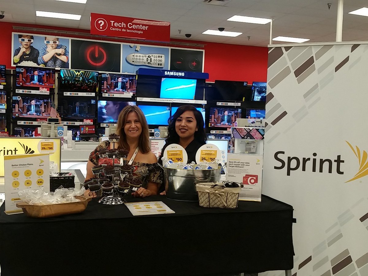 SPG_Ang's tweet photo. Sprint and Target... What a Great Partnership :) @LAMetro_North https://t.co/Lsx0AEfJkT