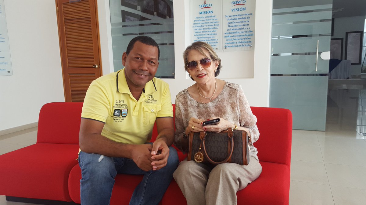 VentasRPT's tweet photo. Hoy, imperdible @RitaFernandezP con nuestro director @UbaldoAnayaF en #TiempoparaHablar por https://t.co/cSpCTMZt4X https://t.co/U7ity6fgyJ