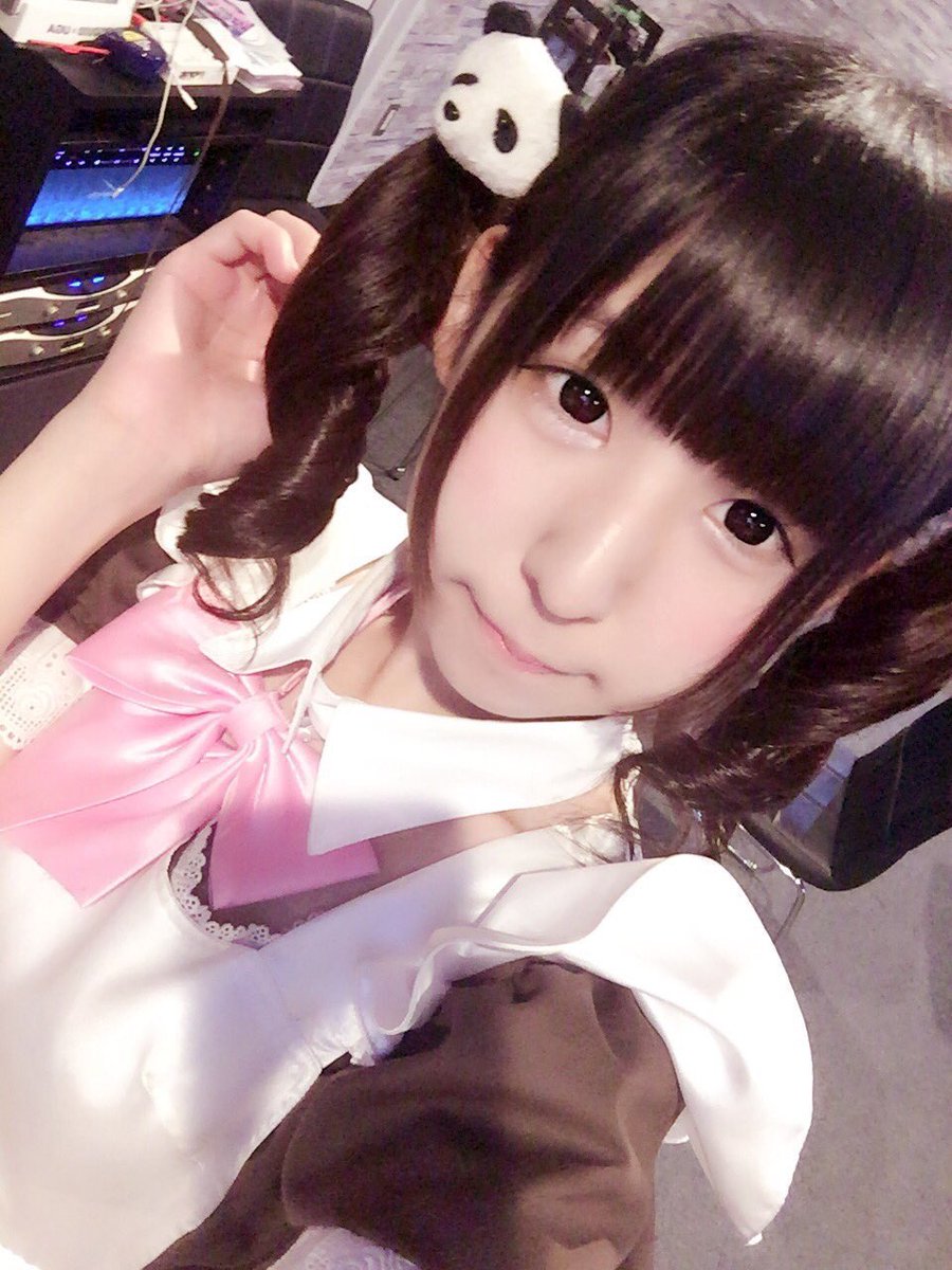 日本橋メイドカフェ べるふぃーゆ Pa Twitter ３０日は ひなちゃんの昇格祭 生誕祭 ひなちゃんは 副メイド長になります みんなで お祝いしましょう