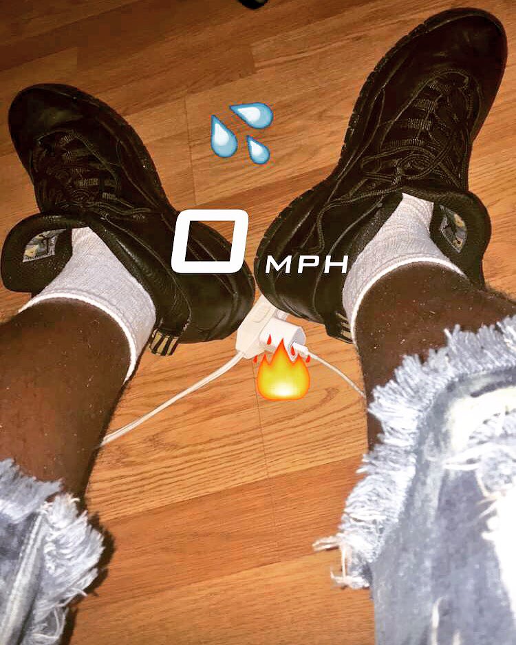 smiley_deavonte's tweet photo. Someone text me https://t.co/iz0GjsMRLg