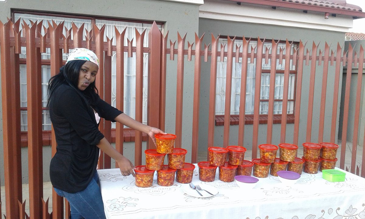 LesegoManele's tweet photo. #archaar ya sego selling well https://t.co/LBqZx9JCSD