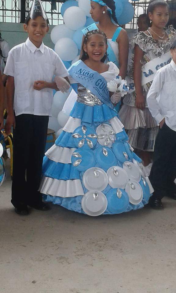 Jenifer68211360's tweet photo. @angela_yenifer hermosa mi sobrina https://t.co/j2hrIR1vzz