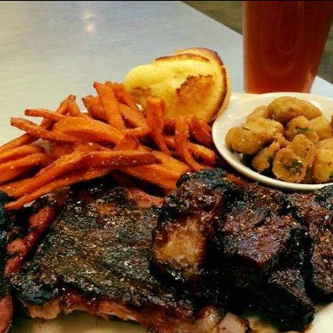Smoky_Oak's tweet photo. #charlestonbbq Smokehouse Trio tonight @ #SOT https://t.co/JYTmEDkIJl