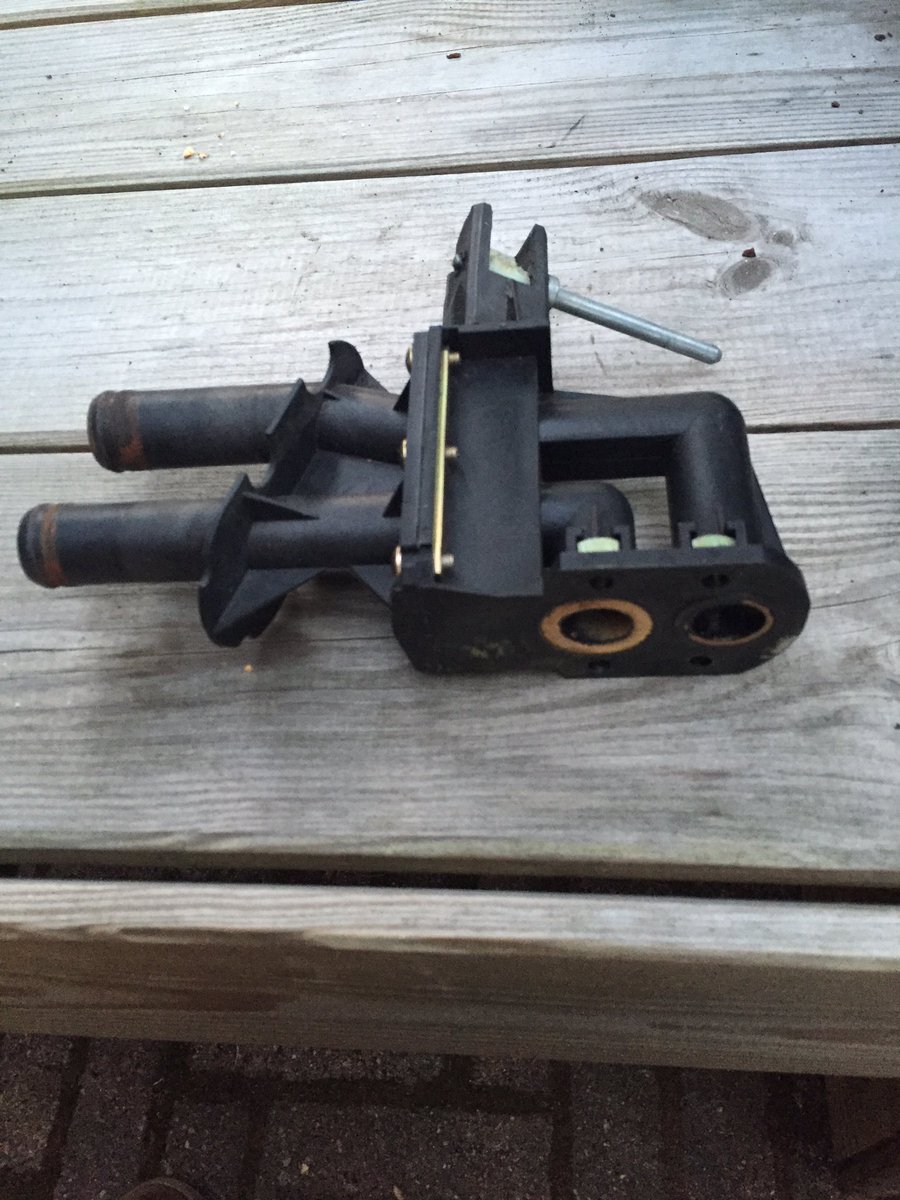 Gebruikte kachelkraan Saab 900 1978-1993. Vraagprijs €25, nieuw ruim € 70.