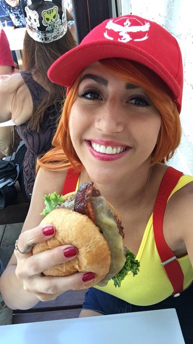I LOVE YOU @Burger_Lounge!!! #sdcctradition https://t.co/MSGYLNvDQY