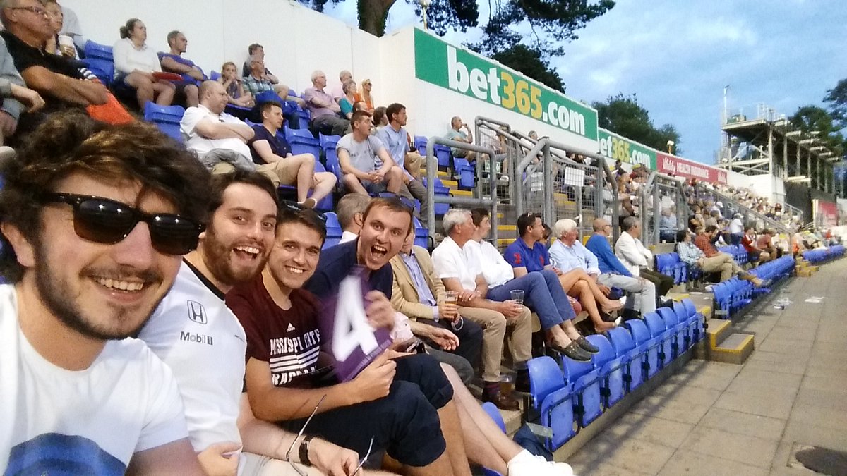 CarwynCadPrice's tweet photo. Happy Birthday @adamthorn92 #GoGlam https://t.co/onjAltvGw7