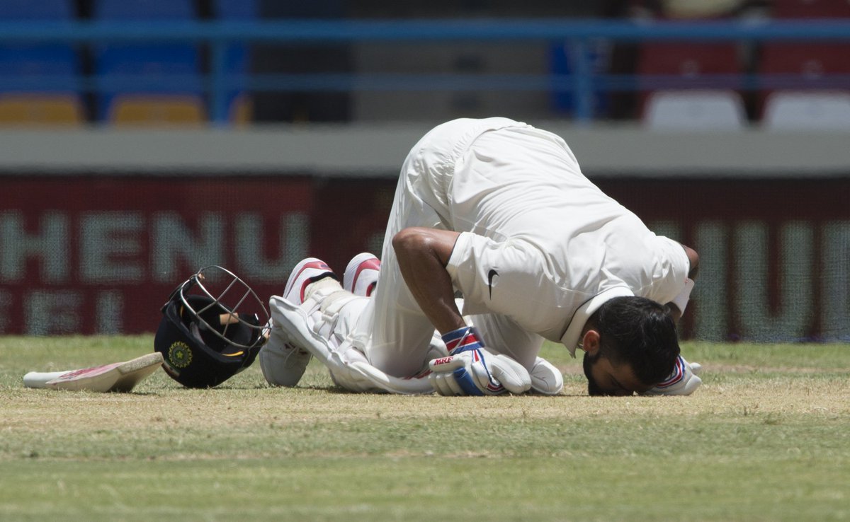 ICC's tweet photo. India well on top after @imVkohli scores 200 and they declare on 566/8; West Indies end the day on 31/1 #WIvInd https://t.co/gLTNvXxmOL
