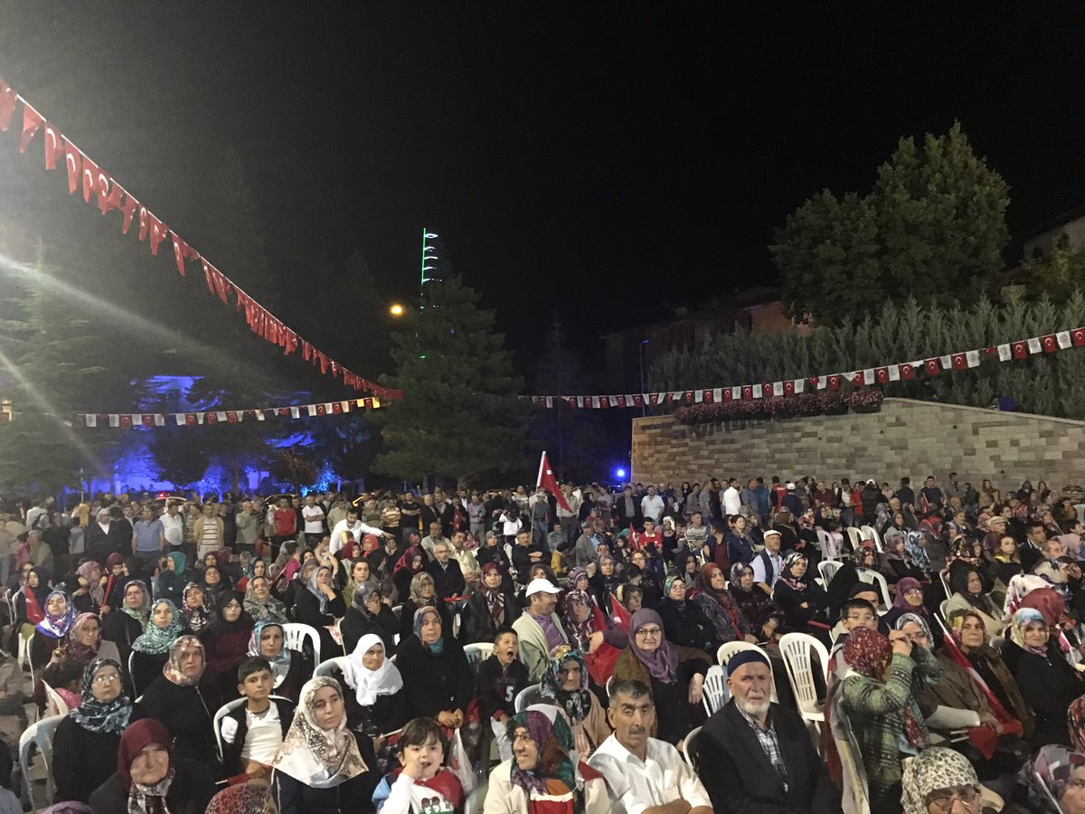 emrullahisler's tweet photo. Kızılcahamam'da şehitlerimiz için düzenlenen Mevlid programındayız.Allah tüm şehitlerimizin mekanını cennet eylesin. https://t.co/MRC7AyLxa3