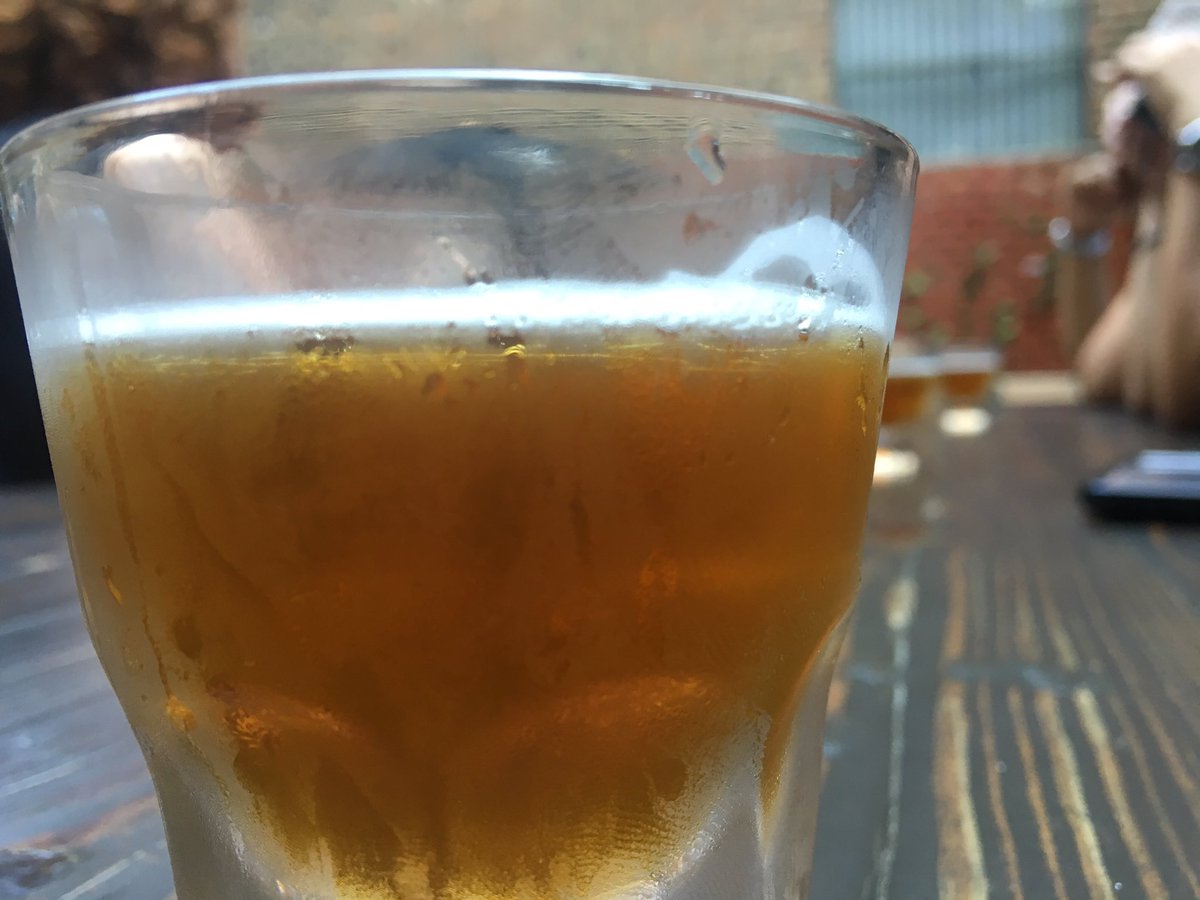 "History through the lens of alcohol" with <a href="/LizGaribayChi/">Liz Garibay</a> at #HWWPhD16