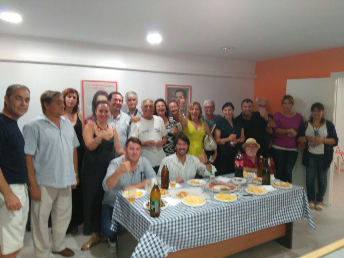 sdelcampocs's tweet photo. Un placer trabajar con vosotros! Gracias, sois un ejemplo. @CsElVendrell .@Cs_Calafell .@CsCunit #baixpenedès https://t.co/qn9N9zFpsS