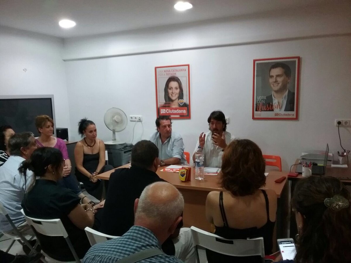 sdelcampocs's tweet photo. Un placer trabajar con vosotros! Gracias, sois un ejemplo. @CsElVendrell .@Cs_Calafell .@CsCunit #baixpenedès https://t.co/qn9N9zFpsS