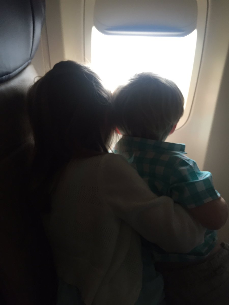 stephnewton's tweet photo. Landing in Chicago! #findingJosh https://t.co/bM40nBKtX4