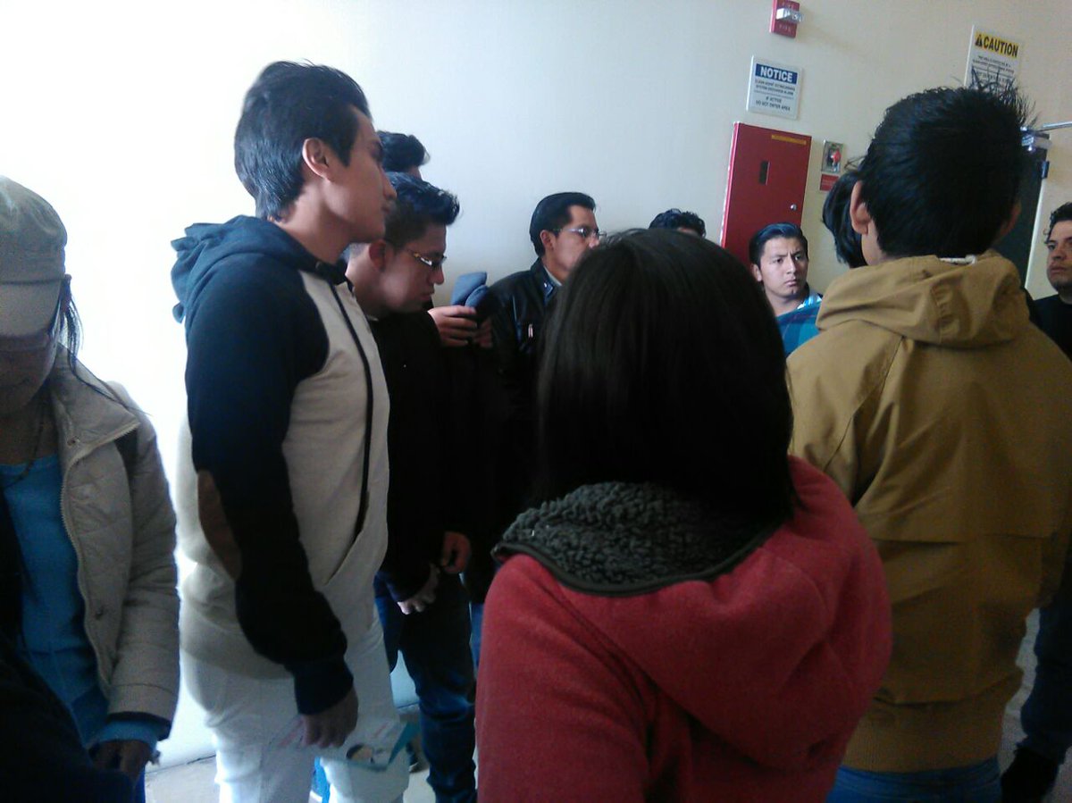 Arcotel_ec's tweet photo. Estudiantes de la @unach se encuentran en este momento en el #Ecucert conociendo nuestras instalaciones https://t.co/JfpaXqalcG