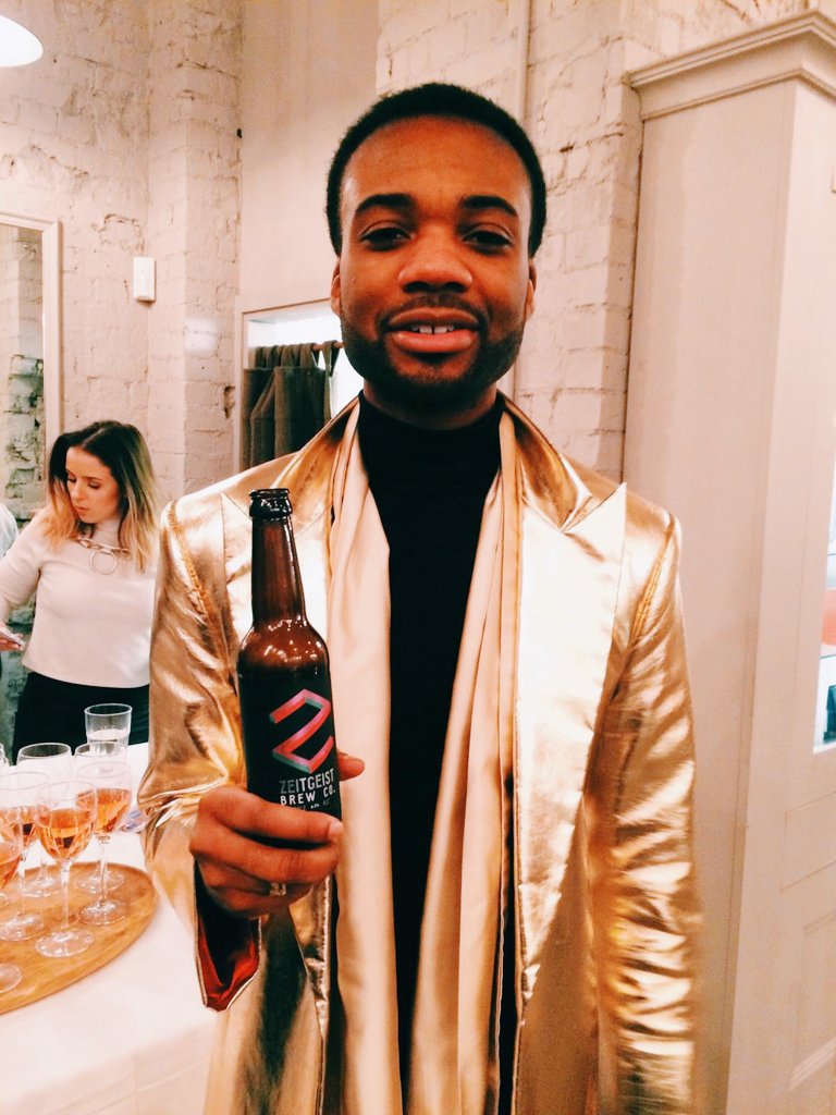 zeitgeistbrewco's tweet photo. 🍻 Happy Friday People! 🎉
#fridaynight #zbc #pwvc #craftbeer #handcraftedgarments #madeinmcr #gb https://t.co/yOVhqqTdQe