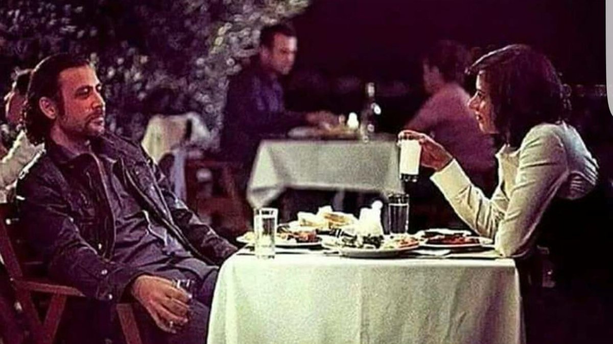 SessizSuret's tweet photo. Benim için bütün dünyayı karşına alablirmisn?
Diye sordu
Yanında oturduğm sandalyeden kalkıp
usulca karşısna oturdum https://t.co/12dlG5pzoo