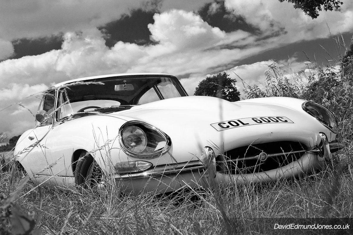 Its the weekend. Love this Series 1 E Type.