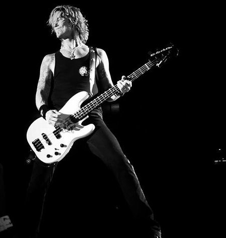 Cabana6Sentido's tweet photo. Last night gig! @DuffMcKagan in Philly w @gunsnroses and @GraceMcKagan in LA w @PinkSlips97. https://t.co/BfXUNgtQUY