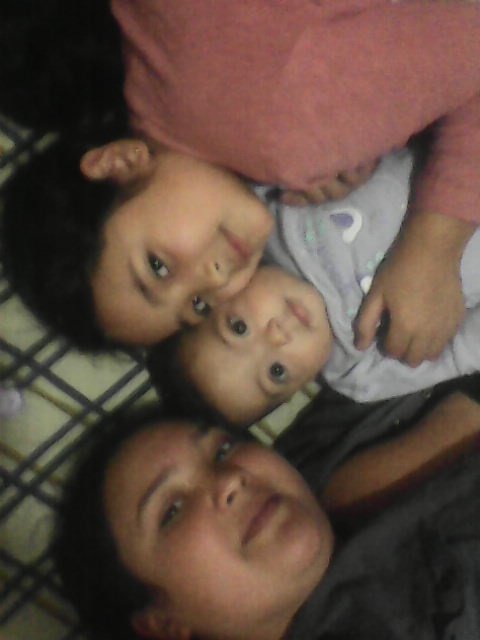 amayinni's tweet photo. @intrusoslared con mis hijas identicas las adoro #FANTADIAINTRUSOS https://t.co/3tAAW31VRW