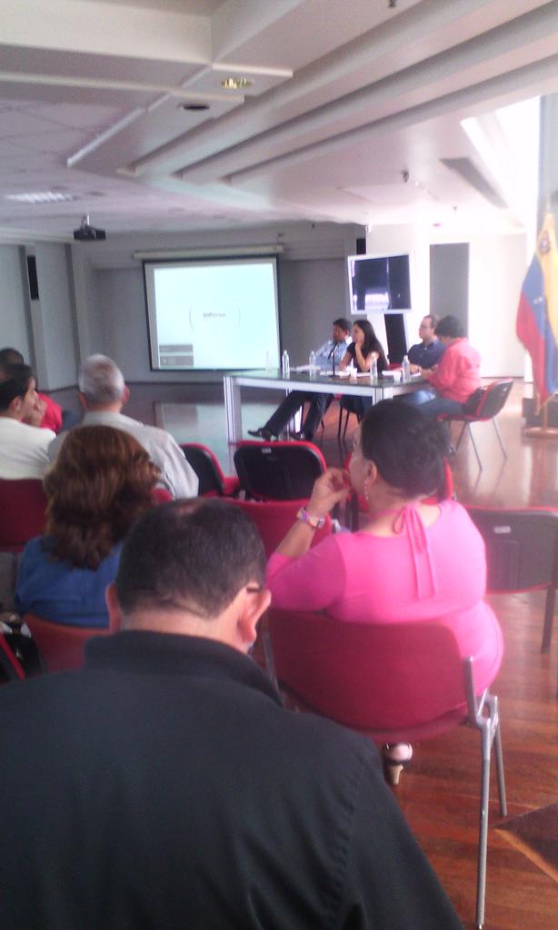 riveraka's tweet photo. Reunión #CursoIntensivo2016 garantizando y defendiendo nuestras reivindicaciones #soyConeses @jaarreaza https://t.co/iANAzzWtN6