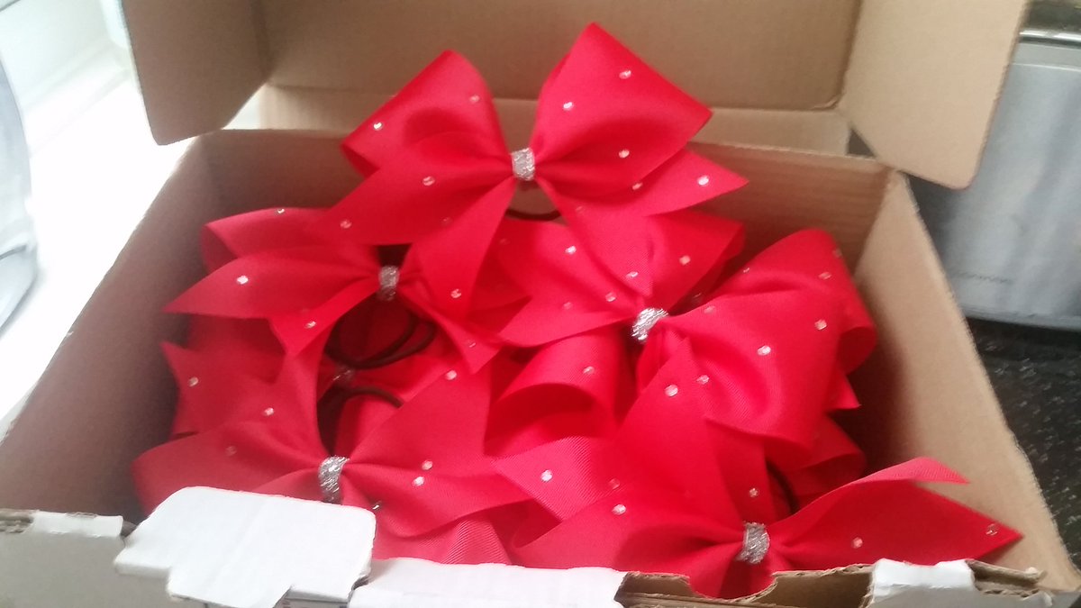 MissErmini's tweet photo. The bows have arrived @venturevixens @OrmistonVenture https://t.co/QaMzIwocio