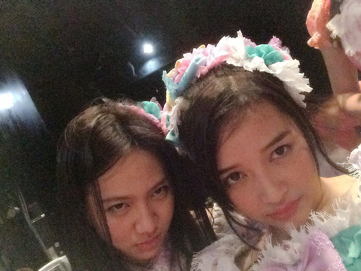 shanju's tweet photo. Mendarat dengan sempurna di kasur, hehehe thank u for today salam dari Caniya dan ka Kinal~ https://t.co/RmnPRVQ13g