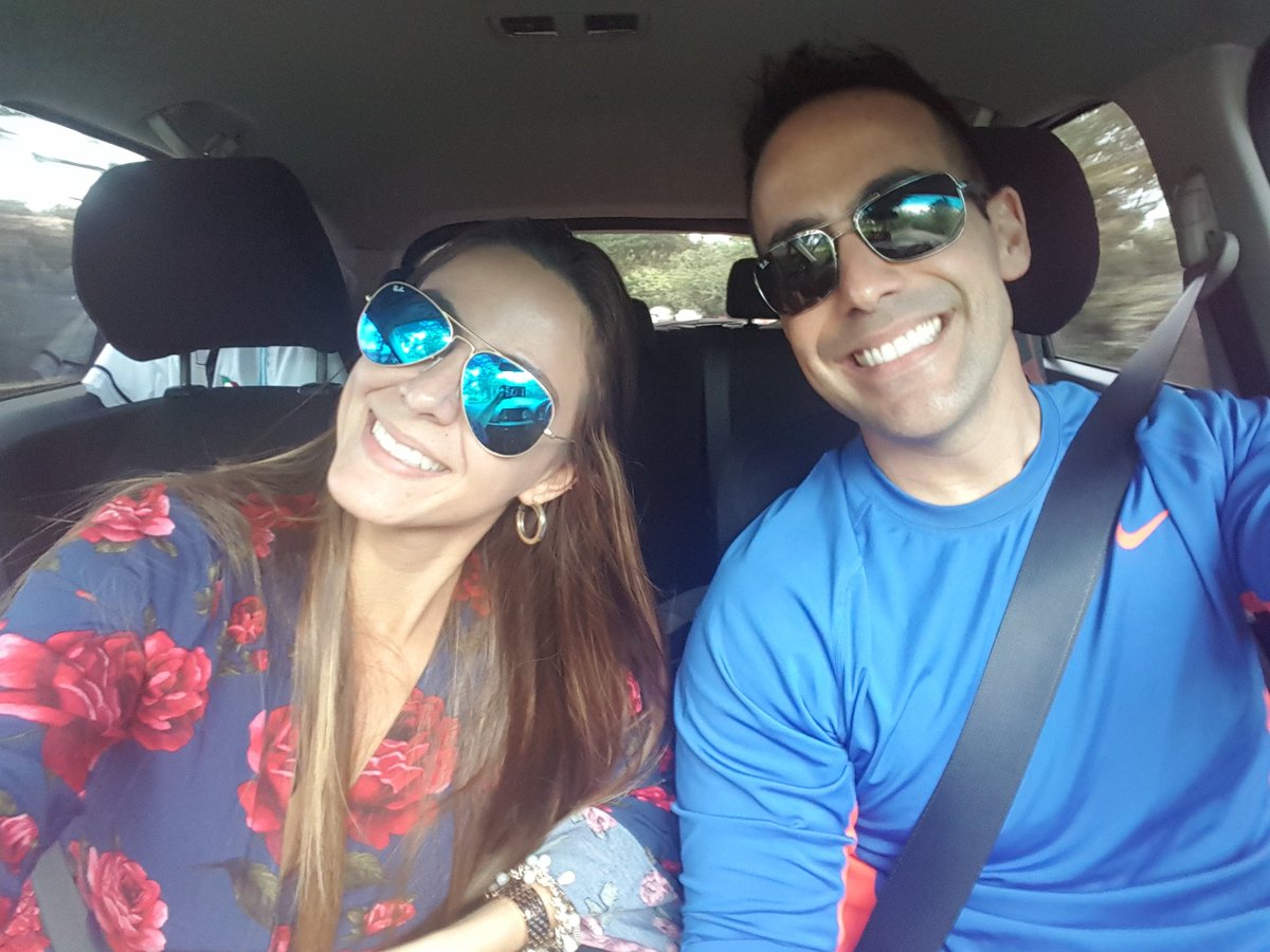 OchandianoPedro's tweet image. Víctima de #SnapCam @vivalm_gtv @Guatevision_tv   @LoraineQuinto @Lquinto_gtv eso de cantar no es lo nuestro jajaja