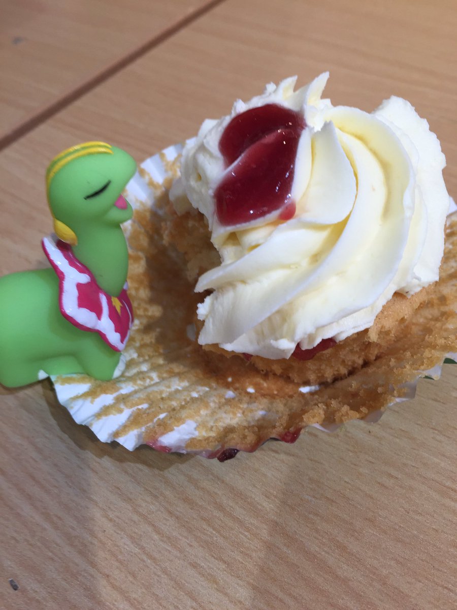 Nom Nom Nom. Loving this <a href="/OCaykx/">O'Caykx</a> cake! #Pokemon #Aberdeen