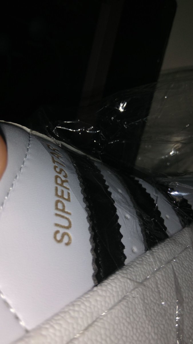DavilopezPaez's tweet photo. Entrega inmediata adidas superstar talla 39 md o 634861290 https://t.co/2Zl6JLzsCR