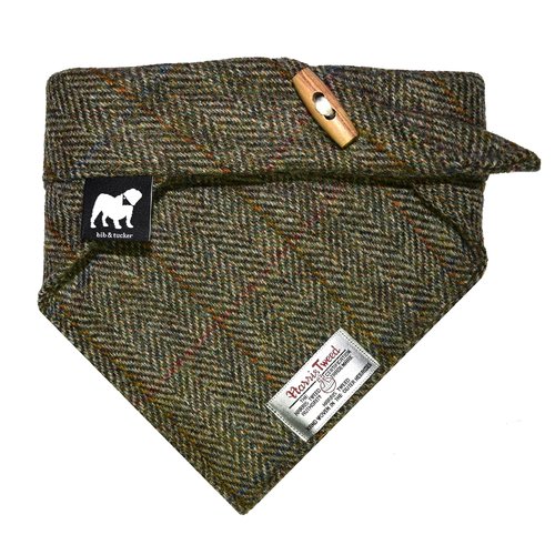 GoodVetPetGuide's tweet image. .@BibAndTuckUK neckerchief in classic harris tweed for the discerning canine #dogs bit.ly/1NcR3rO