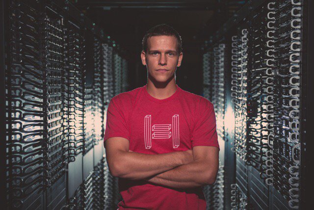 HIVELOCITY's tweet image. Lord of the Pings #ChangeALetterFilm #DataCenterHumor