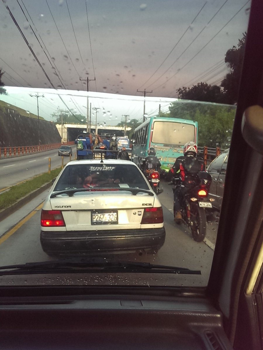GasNRoad's tweet photo. #TraficoSV muy pesado en zona de Ilopango  #ManejaInformado Via @102unofm https://t.co/tTkMyU6AQg
