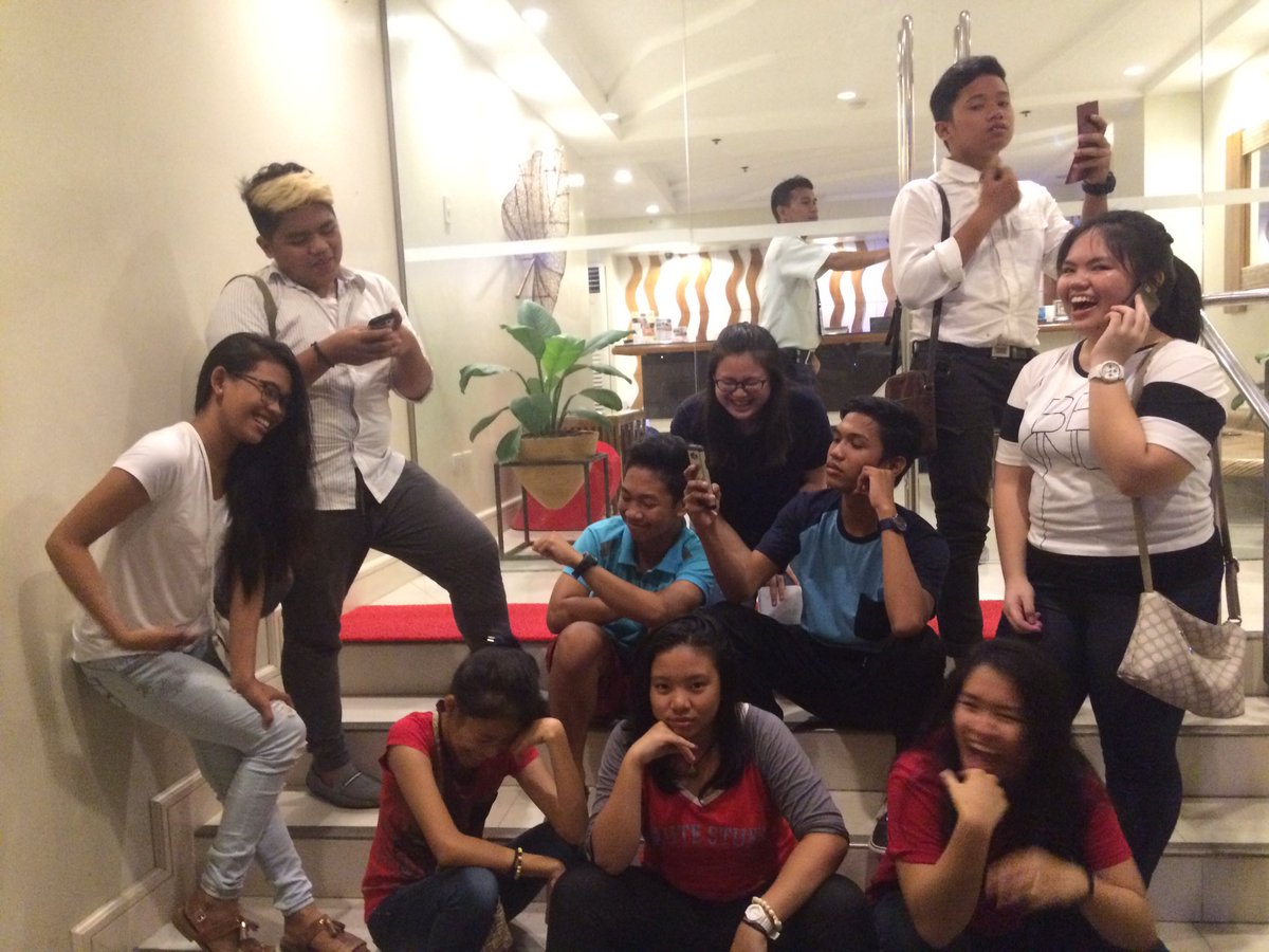 pparticiaa's tweet photo. #TEAMAURA #BEZTIES #COLORCODING π€ππ https://t.co/WK26dFD3Ky