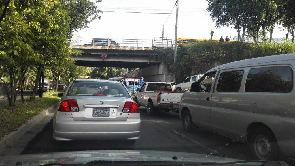 GasNRoad's tweet photo. #TraficoSV pesado Carretera de Oro ambos sentidos en Soyapango  #ManejaInformado Via @Campos03Juan https://t.co/7b672GQ5Qc