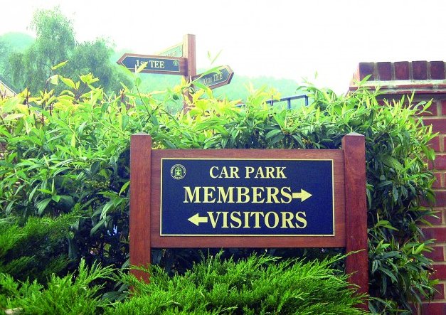 GolfMonthly's tweet photo. Should golf clubs treat visitors differently to members? https://t.co/Kl1b6cMDRb https://t.co/P0aN84yxXB