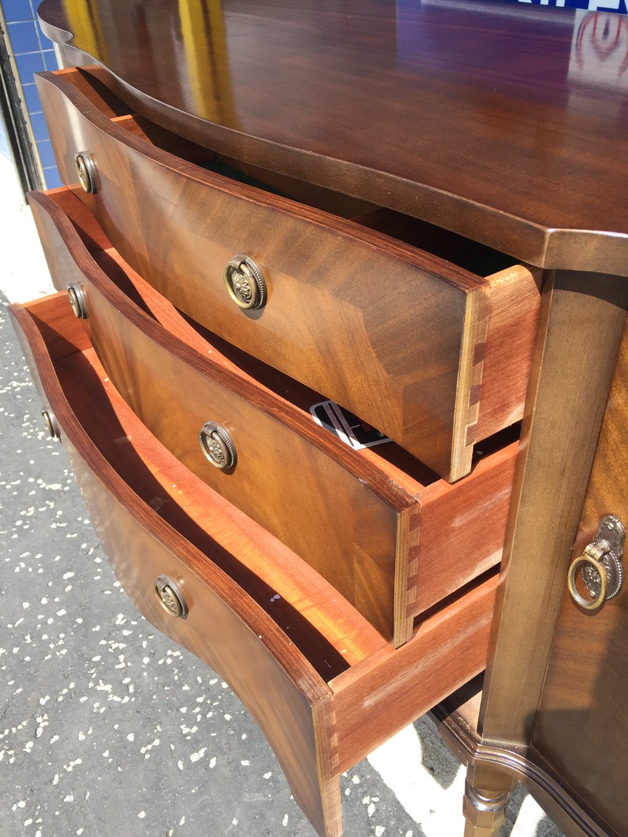 Scene2furniture's tweet photo. Just in....This absolutely stunning sideboard. In fabulous condition, similar items in stock, free local delivery https://t.co/RaAkmiNT6A