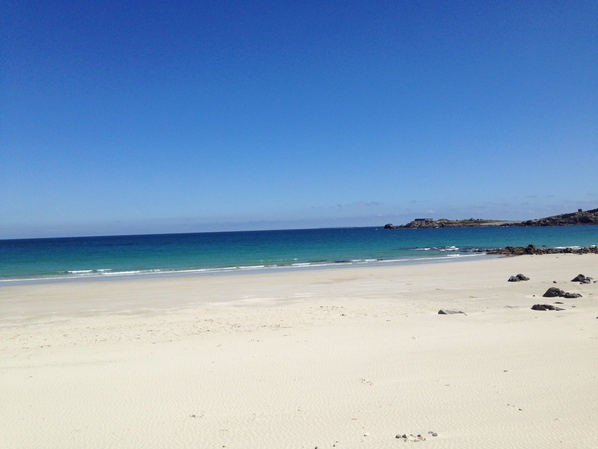 Home safe &amp; sound. Thanks <a href="/LBIAirport/">LeedsBradfordAirport</a> <a href="/aurignyair/">Aurigny Air Services</a> <a href="/DonnaOlliver/">Donna Olliver</a> @GsyPAConnect <a href="/hp_hotels/">hp_hotels</a> We had fantastic time