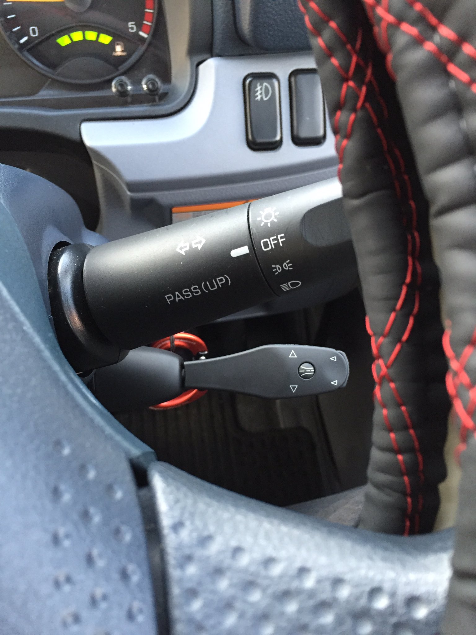 Andy Fuso ブルーテックキャンターに後付けクルーズコントロールを装着 めっちゃ調子えぇ クルーズコントロール トラック