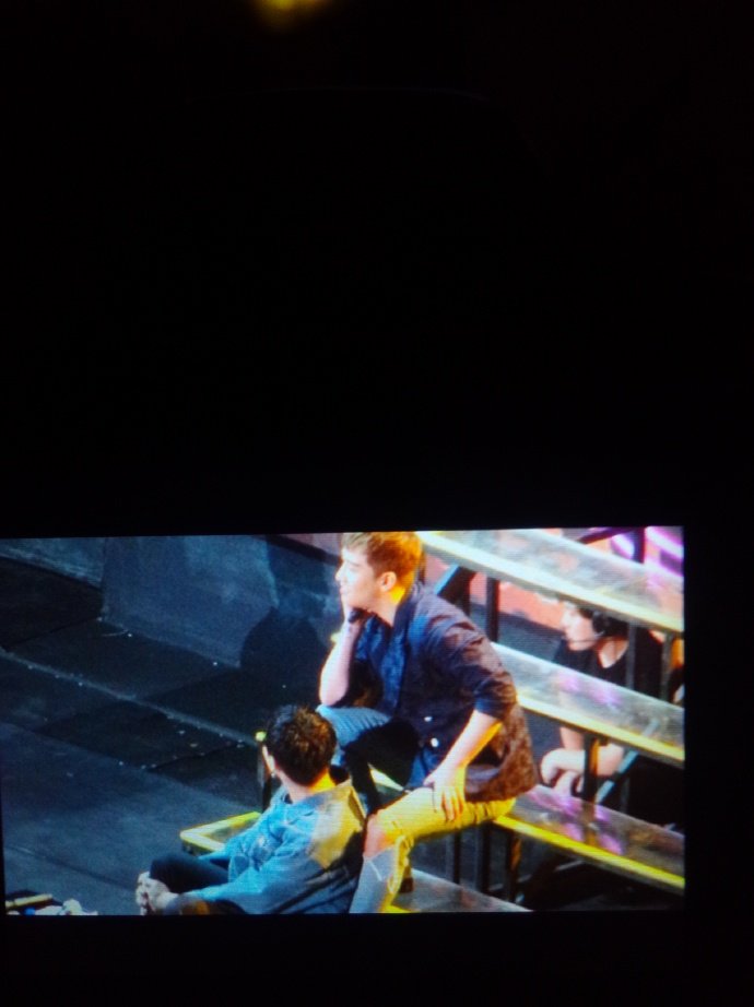 ForGDVI's tweet image. G loves staring at Ri 
#Nyongtory #GRI #GDVI 
(cre 龙TORY按头小分队)