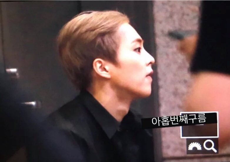 bouncingbaoziph's tweet photo. [PREV] 160715 #EXO #XIUMIN - KIX Airport (cr: Joah0408) https://t.co/LZRAui0CQo