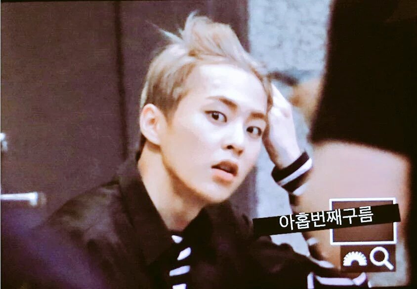 bouncingbaoziph's tweet photo. [PREV] 160715 #EXO #XIUMIN - KIX Airport (cr: Joah0408) https://t.co/LZRAui0CQo
