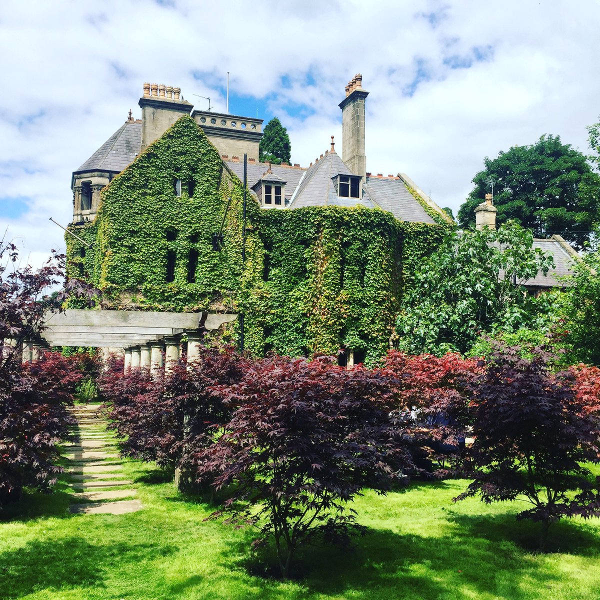 Yesterday we were lucky enough to be sampling gin with <a href="/MatthewClarkLtd/">Matthew Clark</a> at the beautiful <a href="/RudloeArms/">Rudloe Arms</a>!