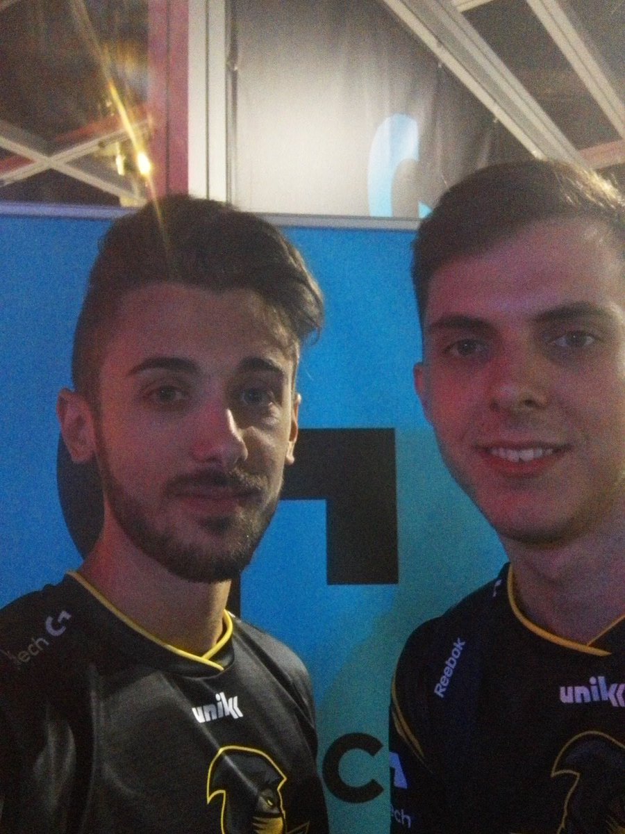 v1NCHENSO7's tweet photo. Pasaros por el stand de @Logitech_ES en #DreamHackLogitechG para hacer preguntas y ganar cosas. https://t.co/ktG09bdPQk